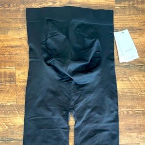 Blanqi maternity leggings medium with tags